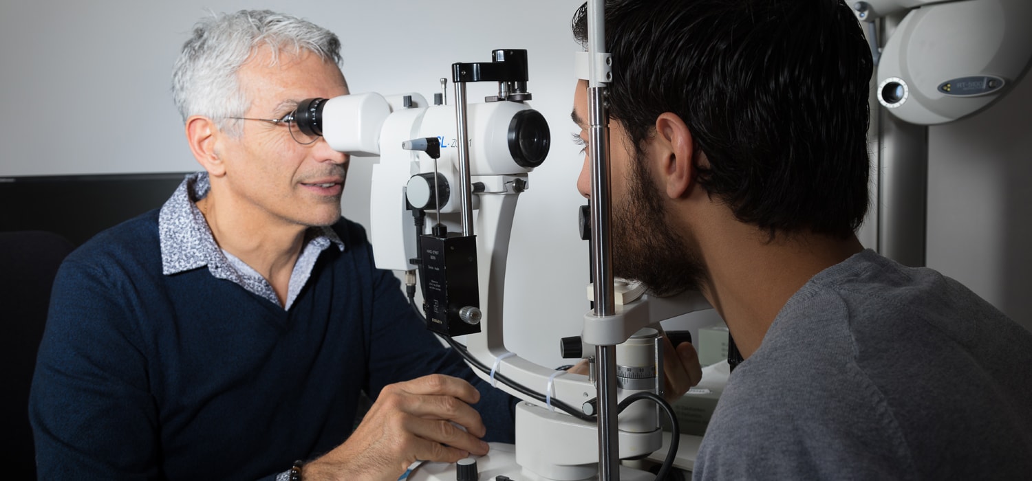 Docteur Raynaud Claude en consultation